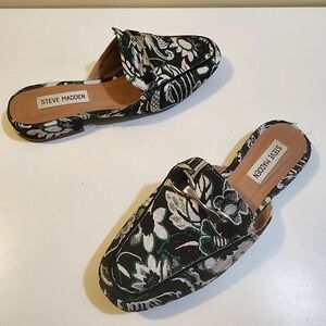 STEVE Madden Chess Floral Green Mule size 8